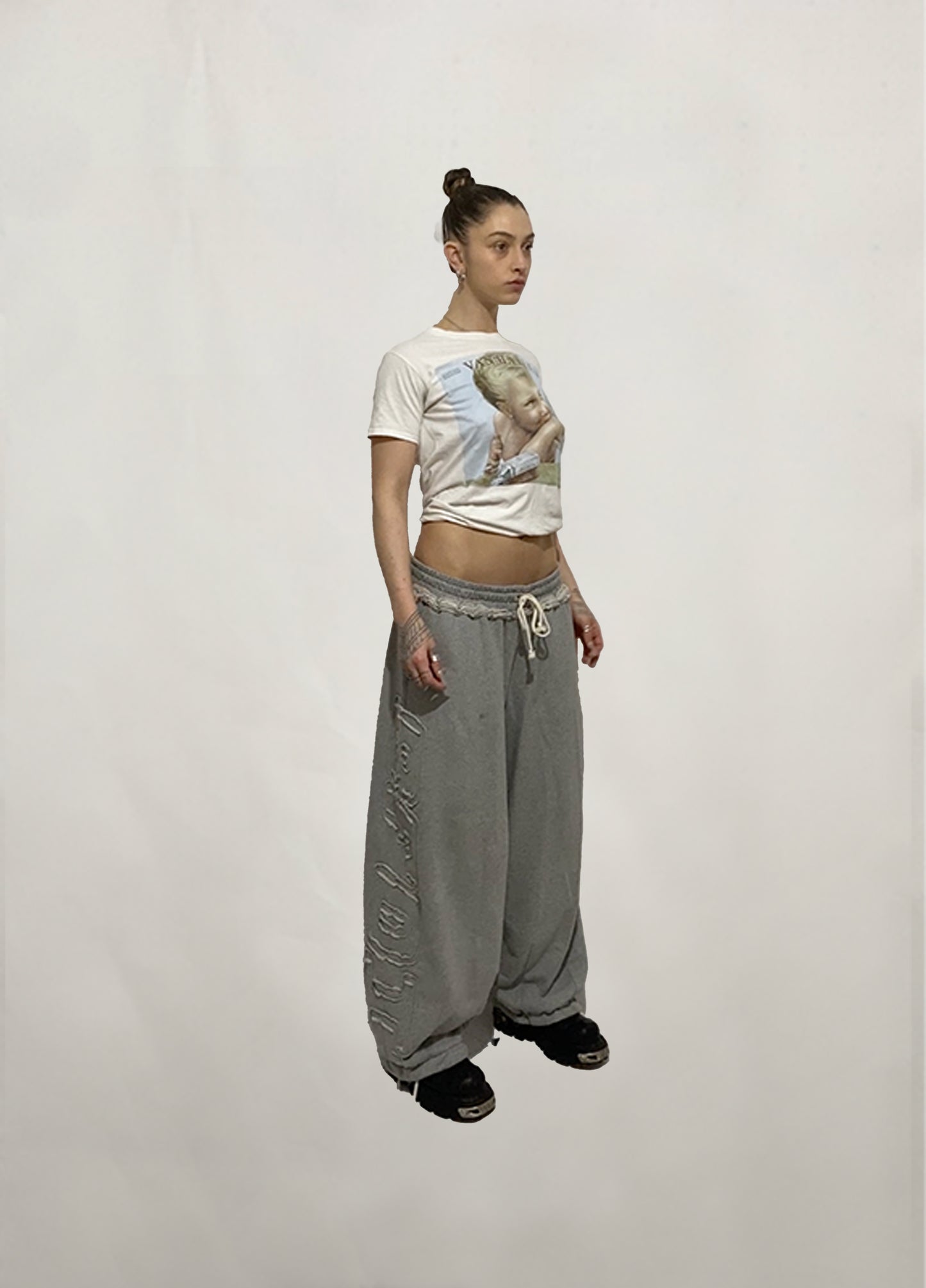 CUT OUT JOGGER