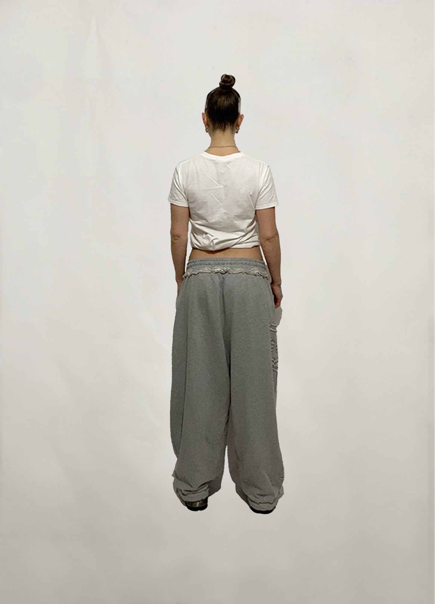 CUT OUT JOGGER